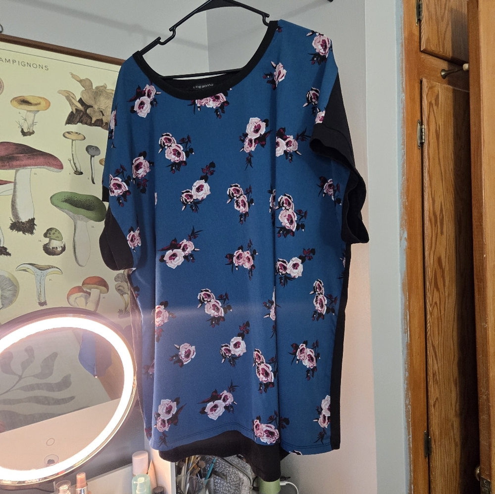 Lane Bryant Blouse 22/24 Polyester Front / Cotton Blend Back